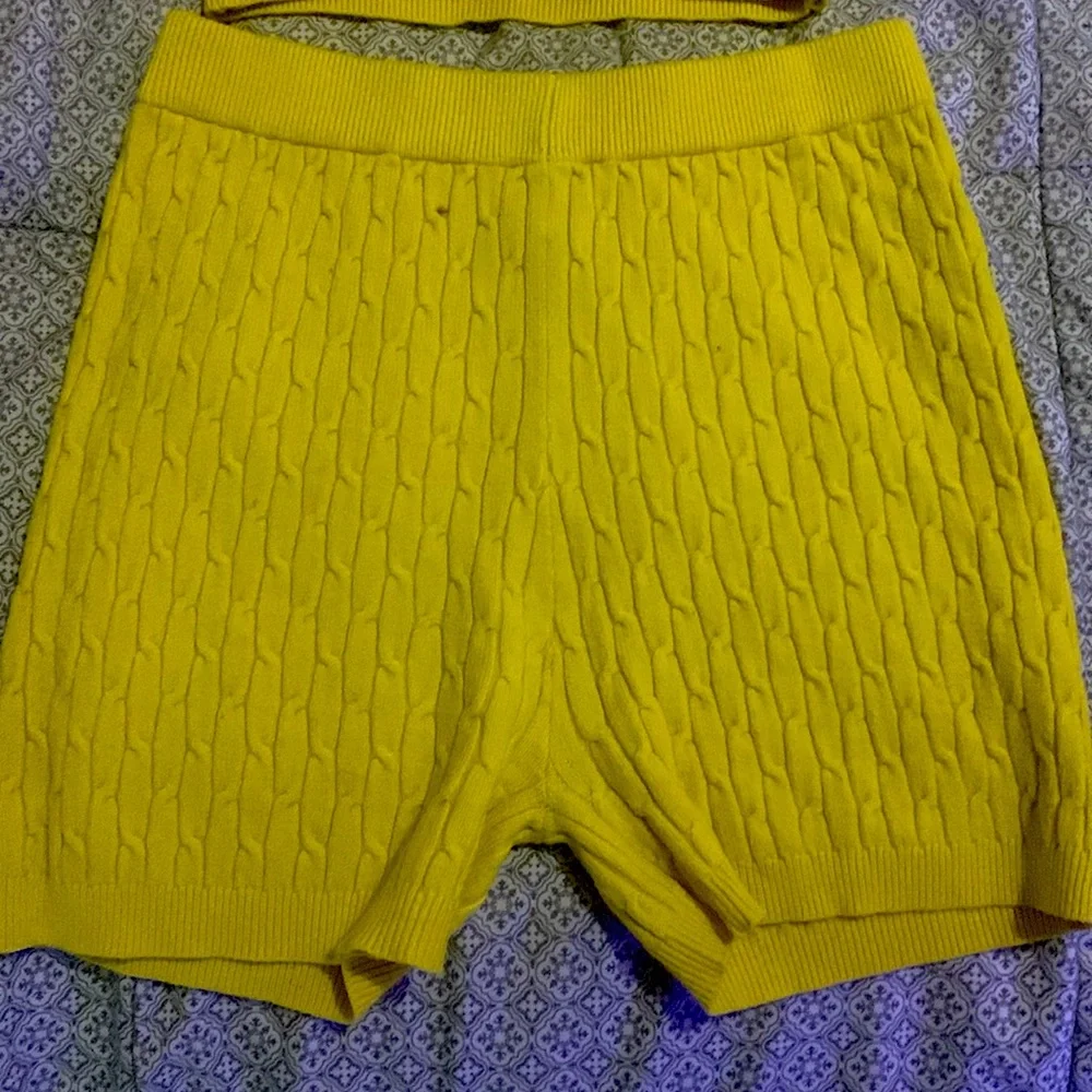 Two piece set - Picture 3 of 4